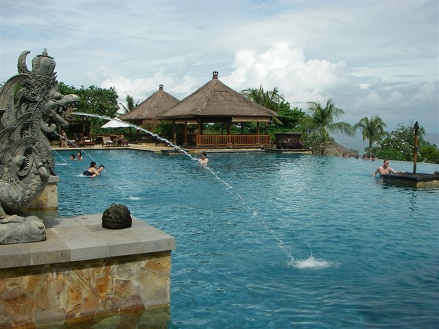 峇里島住宿推薦-The Ritz-Carlton, Bali Resort & Spa|在奢華金巴蘭海邊當大爺，已更名為AYANA Estate - Fish老妞❤旅行記食