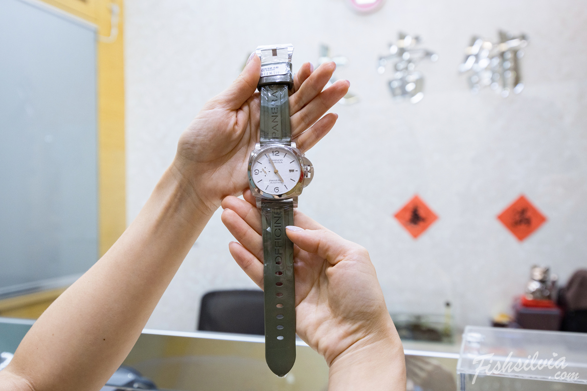 久大當舖(JiuDaPawn)流當名錶展示桌面