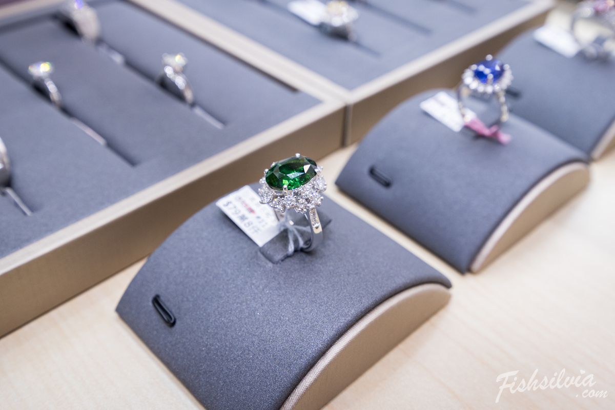 久大當舖(JiuDaPawn)流當珠寶展示櫃